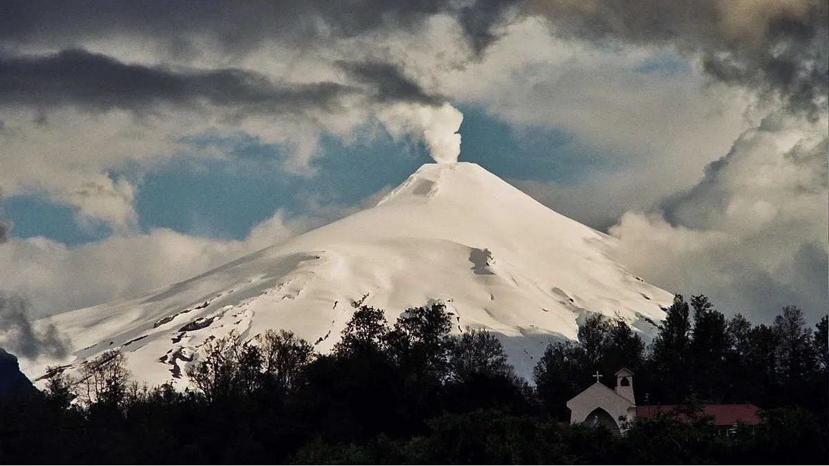 El Villarrica se despertó de mal humor y los argentinos miramos de reojo