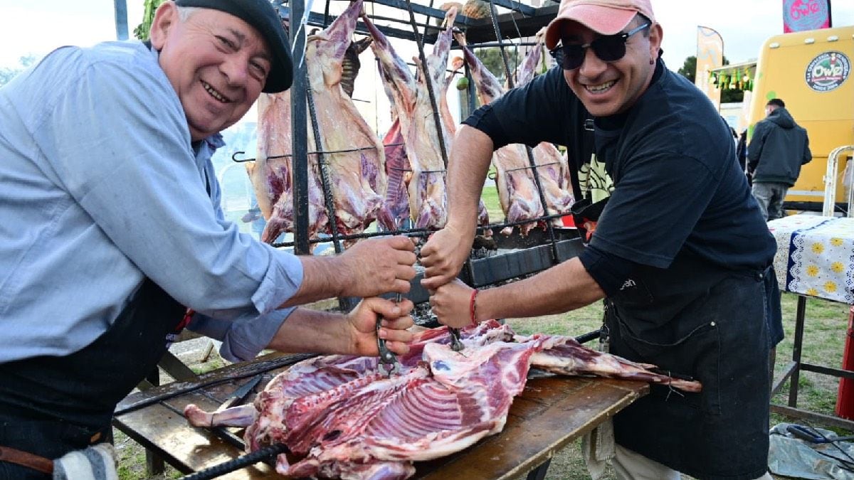 Neuquén se zarpó: 90 puestos, dos jornadas a pura comida y música hasta la medianoche