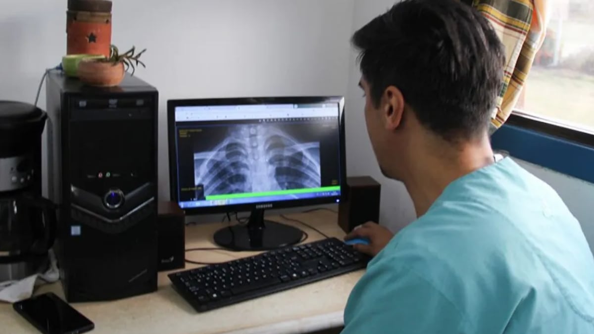 La guardia pediátrica vuelve a saturarse: las consultas por virus respiratorio casi se triplicaron en cinco semanas