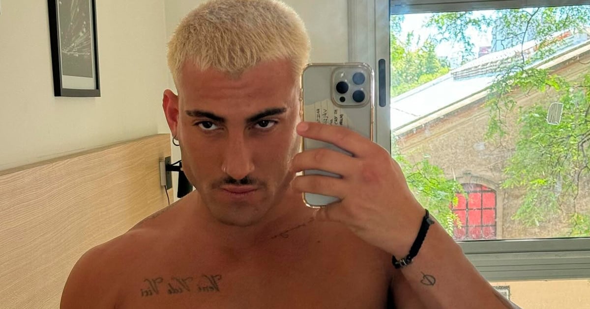 Holder se sacó la foto de los 125 kilos y la de Ibiza para decir que ninguna de las dos le sirve