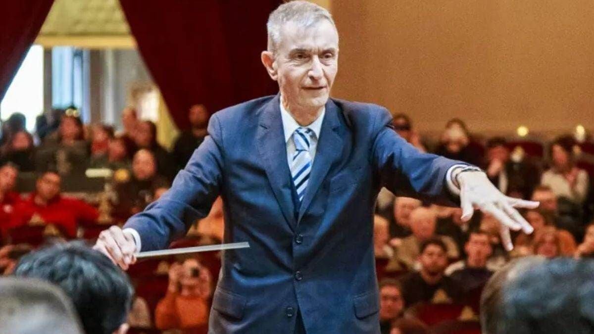 Una orquesta, una clase y un periodista al frente: la Sinfónica de Neuquén abre sus puertas