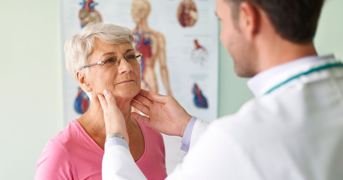 Ese bulto en el cuello que aparece con el resfriado: cuándo mirar con más cuidado
