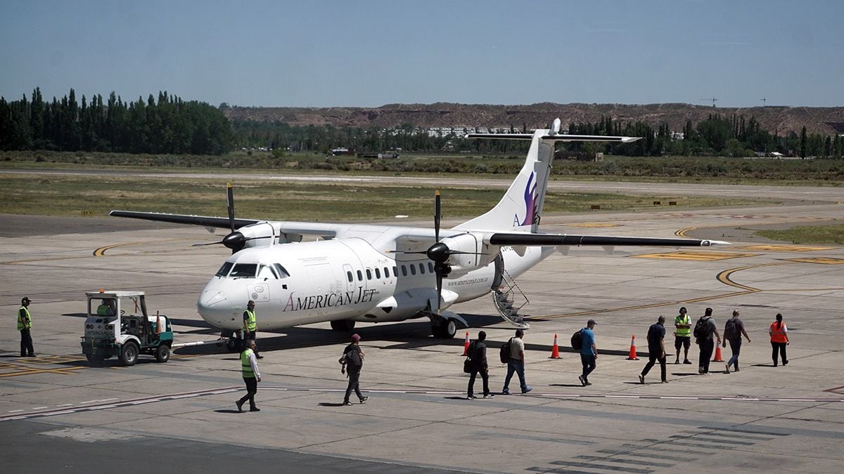 Una aerolínea neuquina suma dos rutas aéreas de cabotaje provincial con vuelos de 50 minutos y tarifas que parten de 140.000 pesos