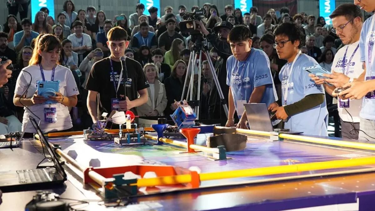 La Copa Robótica Educabot 2026 define a su campeón en Neuquén con 48 equipos secundarios en pista