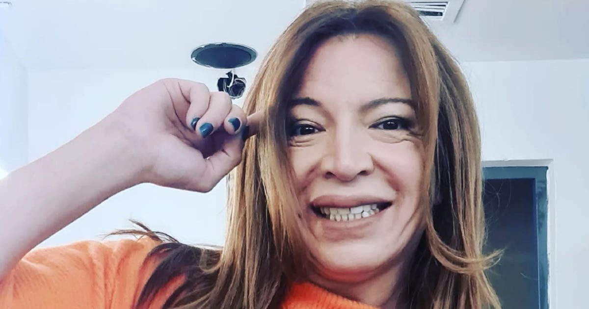 Lizy Tagliani vuelve a la cocina, ahora con delantal de concursante: “fideos con salchichas” y toda la ironía del caso