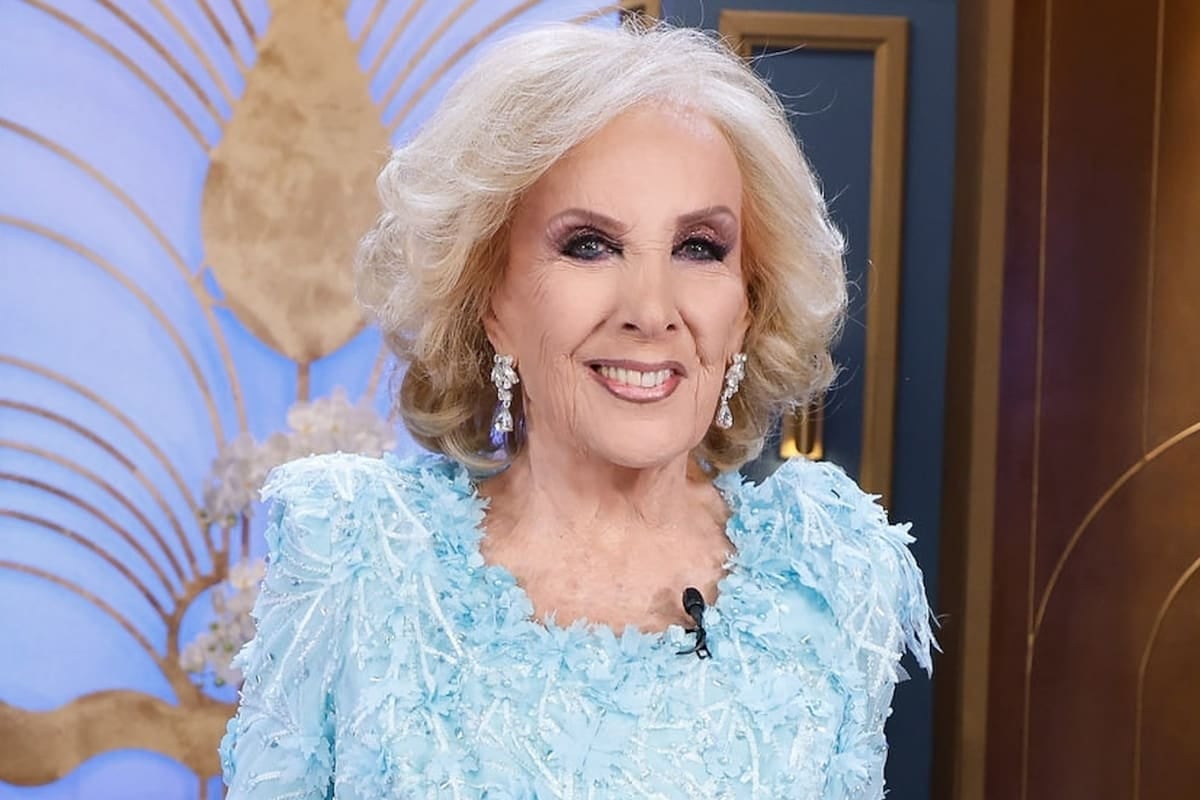 Juana Viale, otra vez al mando: Mirtha sigue tosiendo y la mesaza no se toma vacaciones