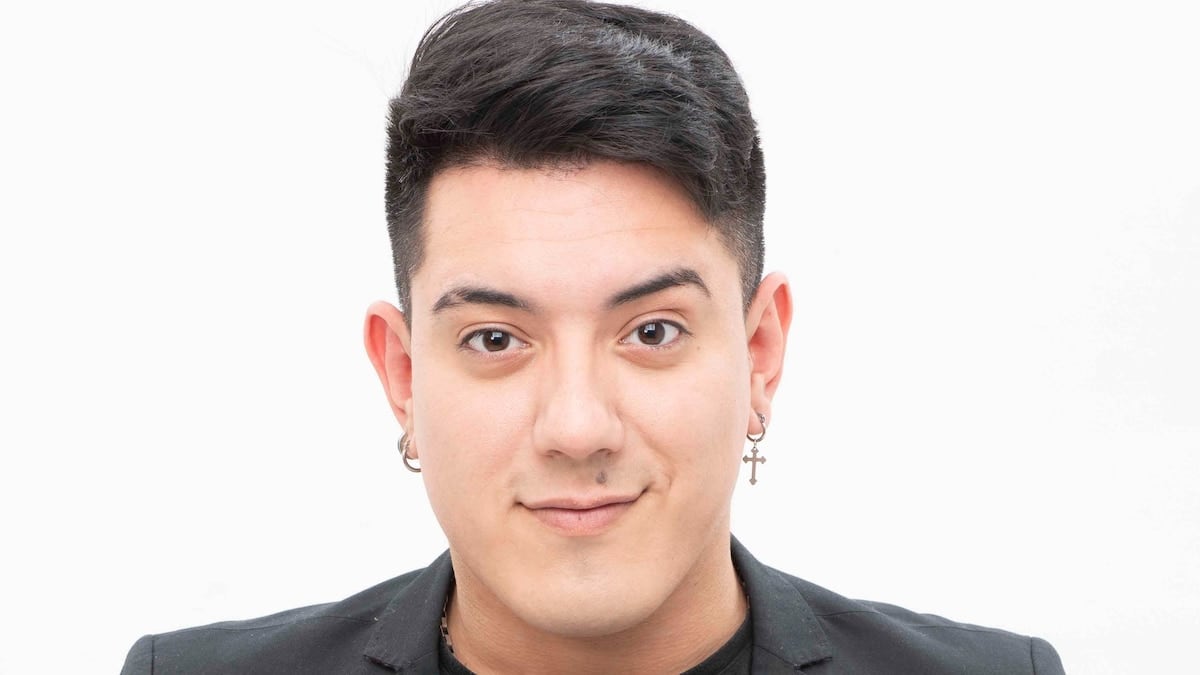 Iván Ramírez se anima a cantar con la cara destapada y deja la imitación para los rivales