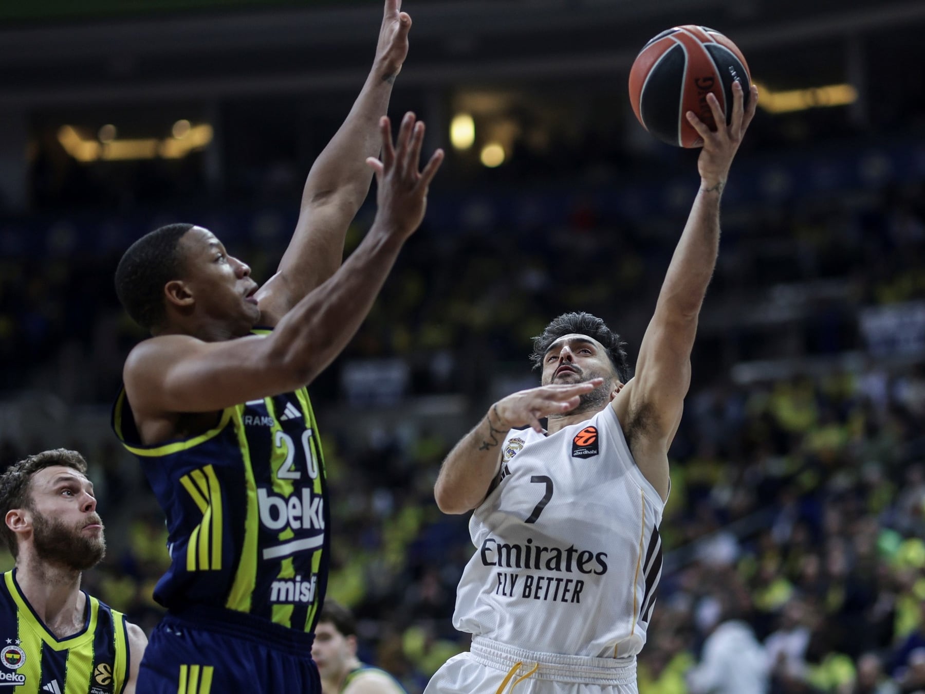 Corbalán se subió al León y la Euroliga ya tiene cinco argentinos para la nueva temporada