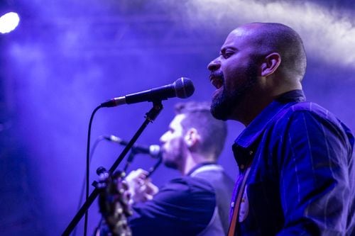 Abel Pintos ensaya el repertorio del siglo: ahora lo convocan para cantarle al Papa y todavía no sabe qué tema elegir