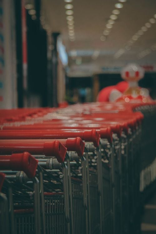 Supermercados y shoppings: cómo operará el lunes 28 y qué pasará con quienes deban trabajar