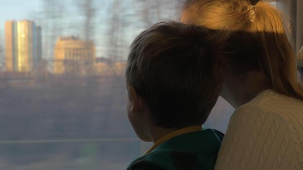 El chico, el tren y la sombra del socio que ya no está: llega a Buenos Aires la película que emocionó a la Berlinale