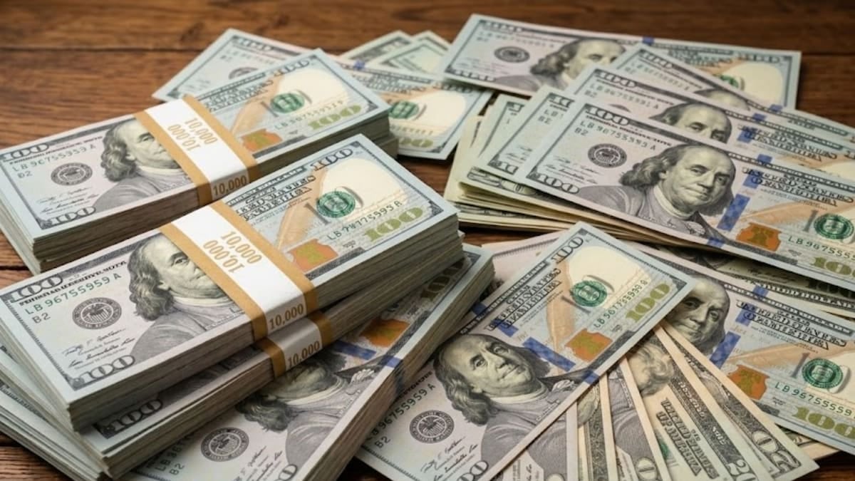 El dólar oficial se mantuvo en $1545 y el paralelo operó a $1560 en la rueda del lunes
