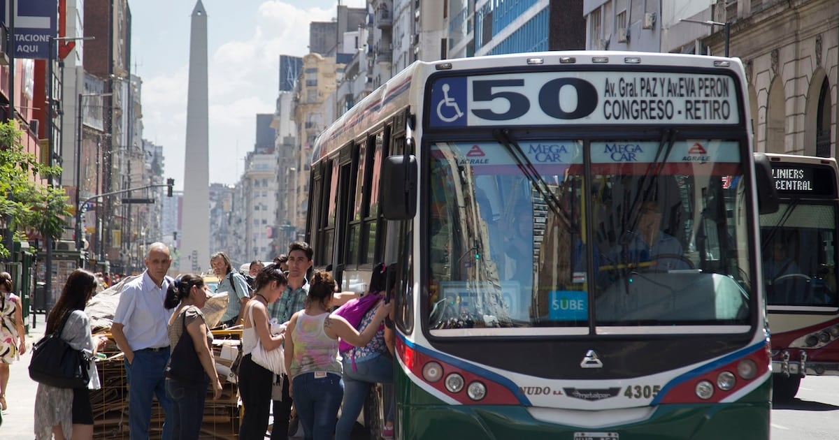 Transporte porteño en octubre: el boleto mínimo de colectivo llega a $920,48 y el subte roza los $1.817