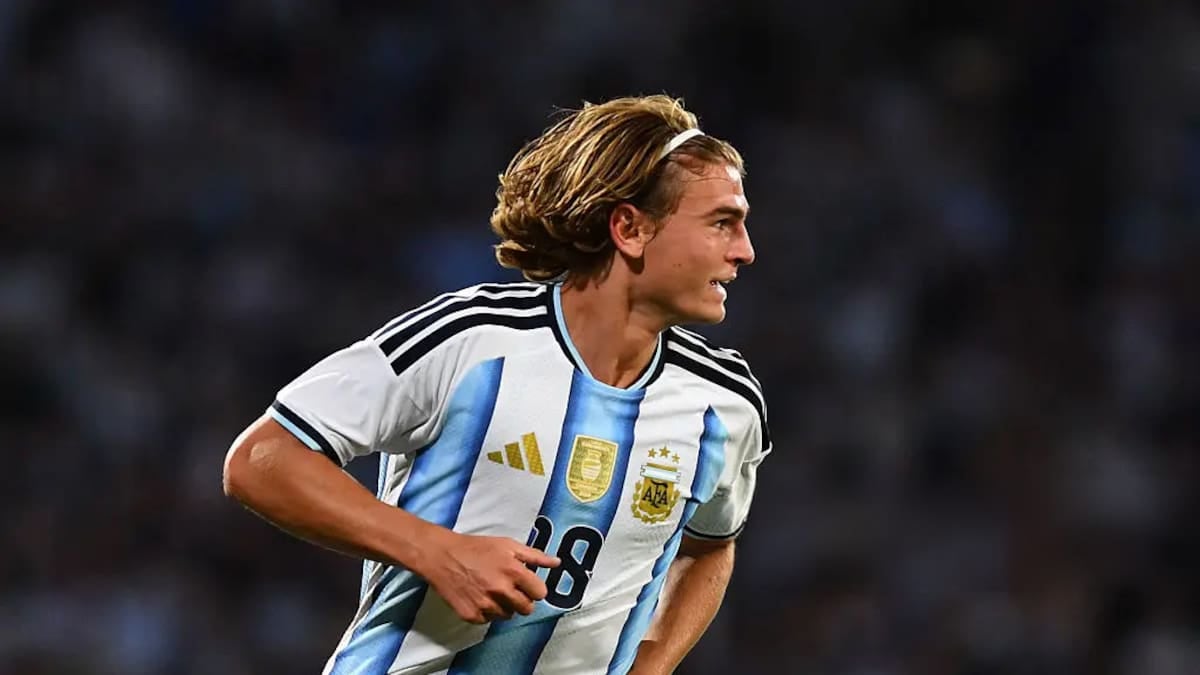 El León rugió en Córdoba: la Argentina se puso 2-0 arriba frente a Bolivia con goles de Lautaro y Paz
