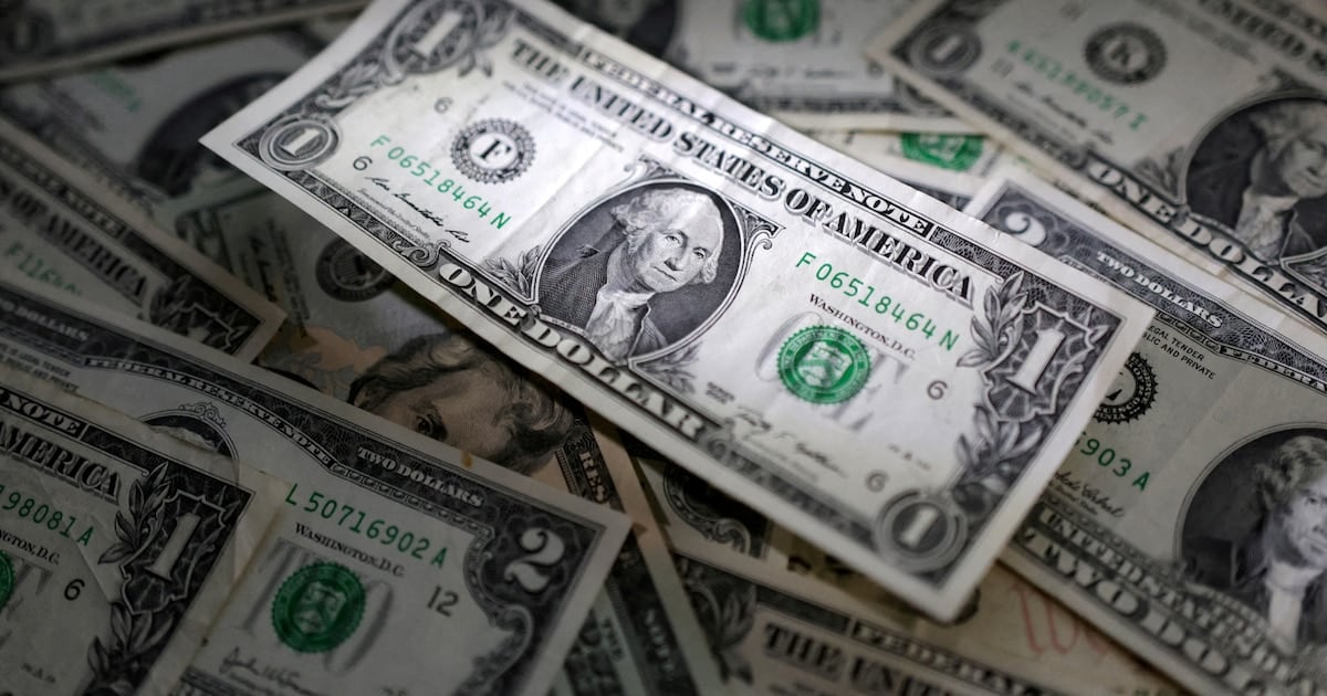El billete verde retrocedió cinco pesos en la semana y se ubica en $1.540 en el Banco Nación