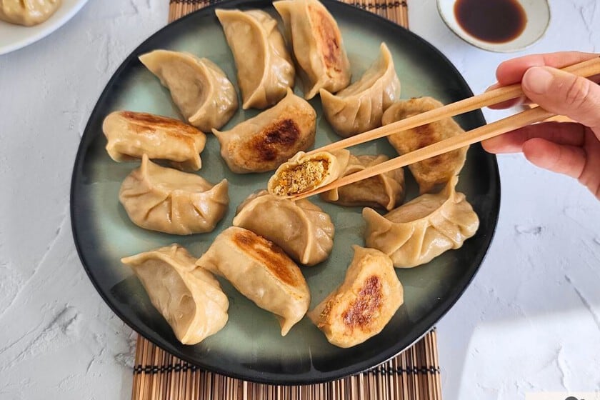 Gyozas vegetarianas de tofu y shiitake: la receta para 30 unidades con base crocante y relleno jugoso