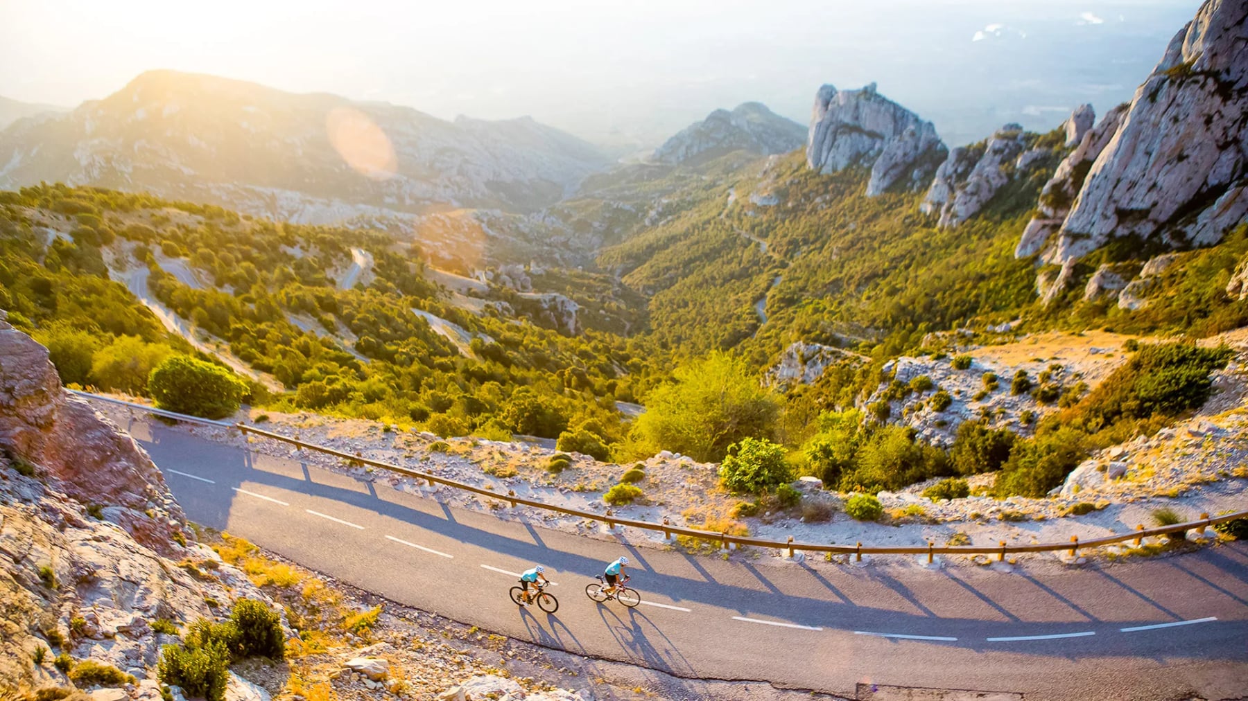 Cataluña vende un viaje de 2.000 kilómetros en cinco tramos: qué se puede hacer en cada escala