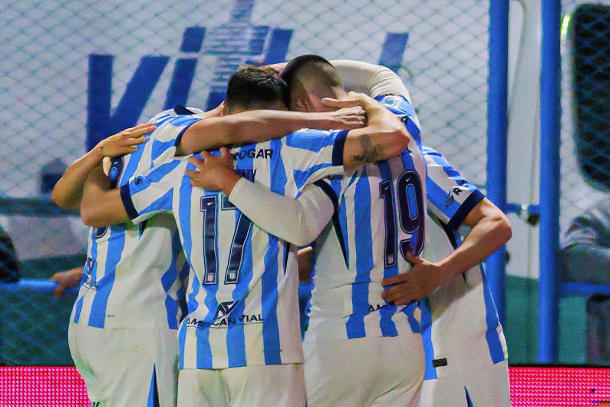Racing se sacó la espina en Río Cuarto: triunfo 2-1 con sello de interino