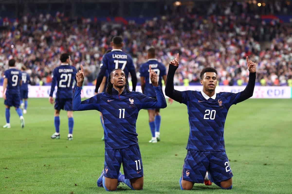 Francia lo dio vuelta con cuatro goles en 14 minutos y se afianzó en la cima de su grupo