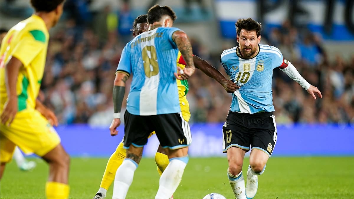Otamendi y un gol con aroma a despedida: Argentina le gana 1-0 a Benín en la fiesta de Messi