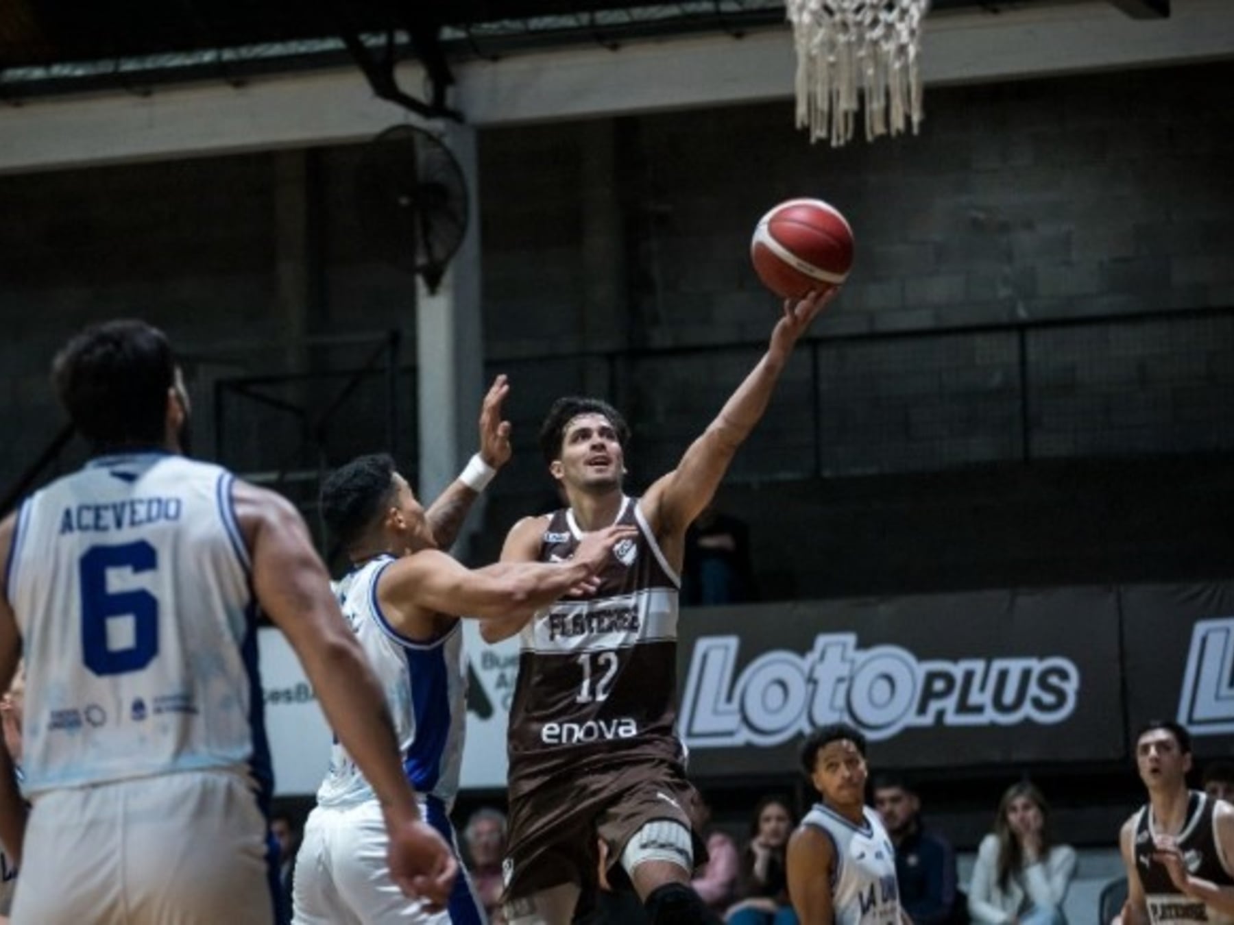 La Unión se sacó la mufa en Vicente López y venció a un Platense que reaccionó demasiado tarde