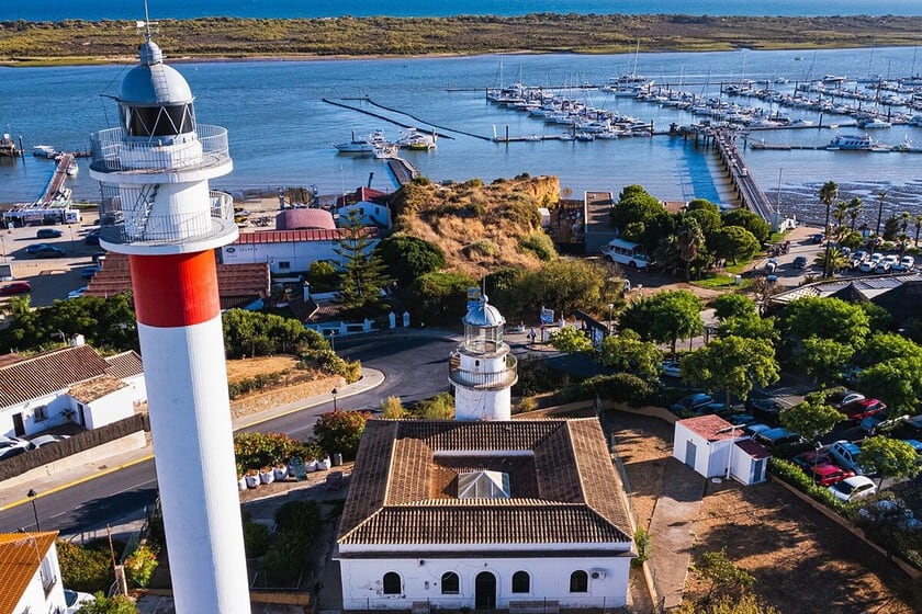 El Rompido, el pueblo de Huelva donde las coquinas se pelean con las dunas