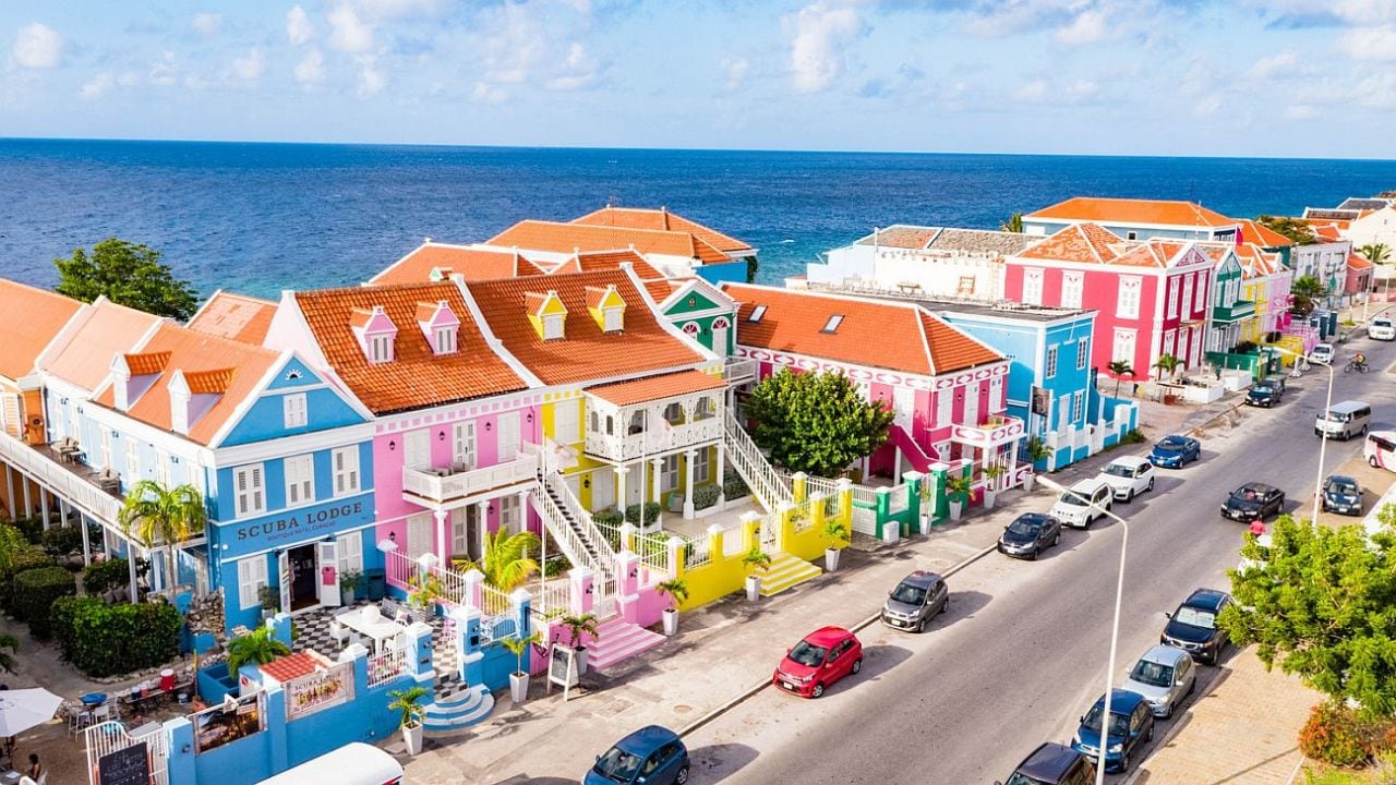 Curazao amplía su oferta turística con playas, patrimonio urbano y travesías en UTV por la costa oeste