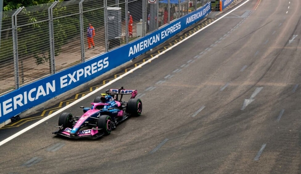 Verstappen se adueñó de Marina Bay bajo el agua y a Colapinto lo traicionó el motor en la curva 14