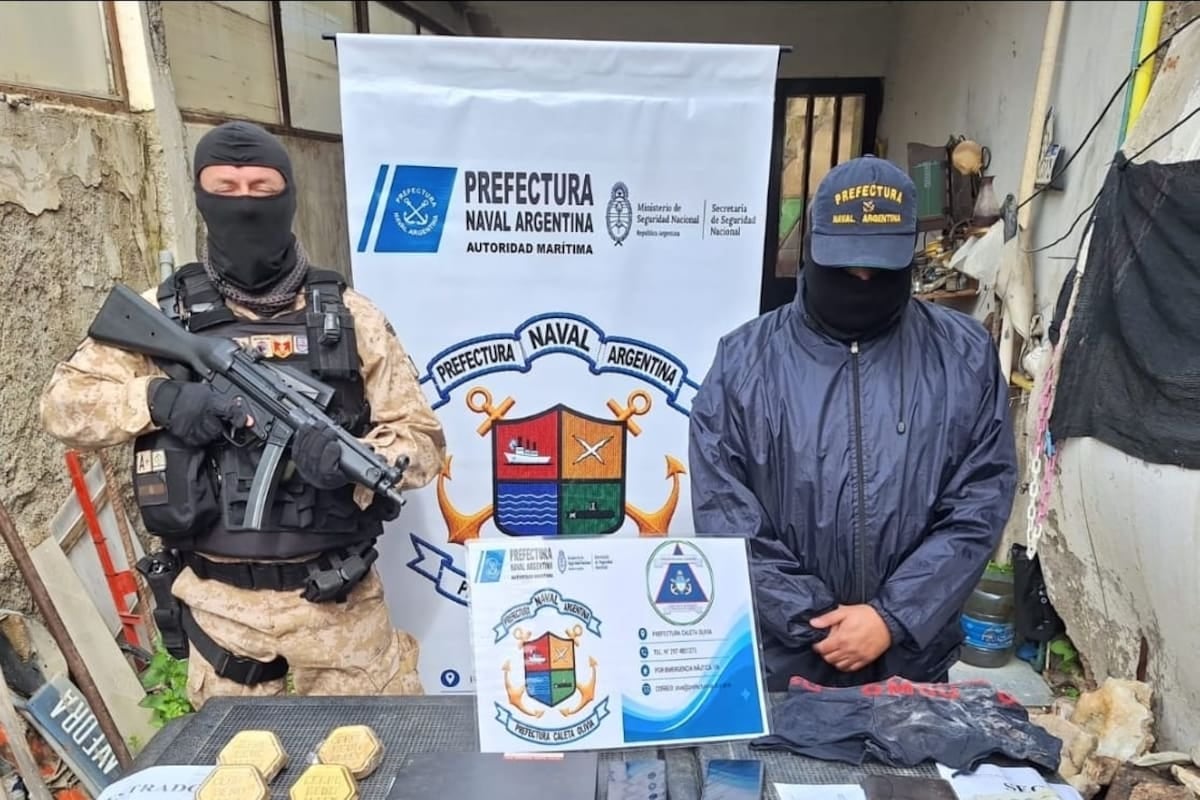 Diez kilos de oro en el tanque de un inodoro: dos allanamientos en Caleta Olivia por la desaparición de un hombre