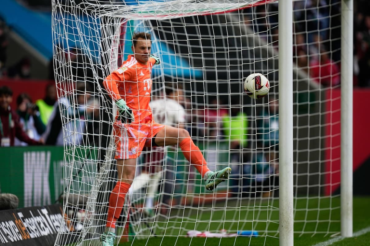 Neuer regaló el primer gol a los cinco segundos y Bayern se quedó sin nada en Augsburgo