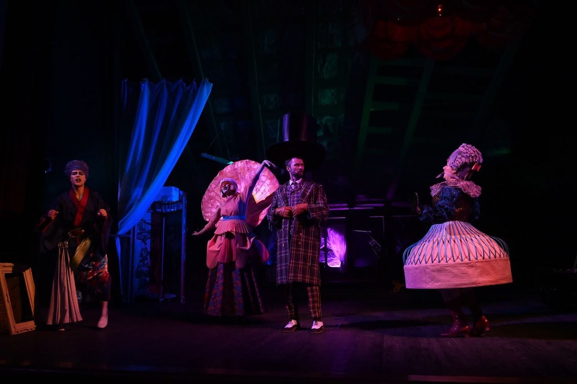 Peretti en modo: dos pantallas, un teatro y un Shakespeare en el horizonte