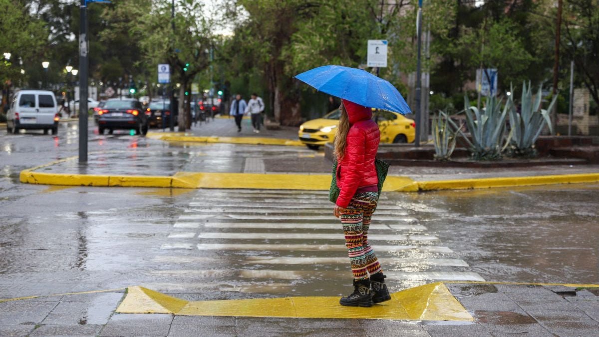 Alerta naranja por tormentas y granizo en seis departamentos del interior neuquino