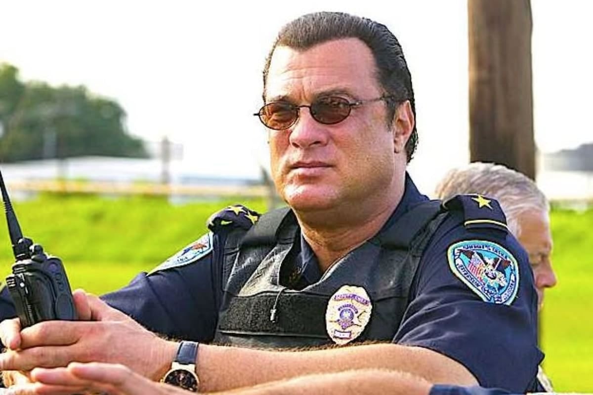Seagal colgó la katana y se calzó la placa: ahora patrulla la frontera de Texas