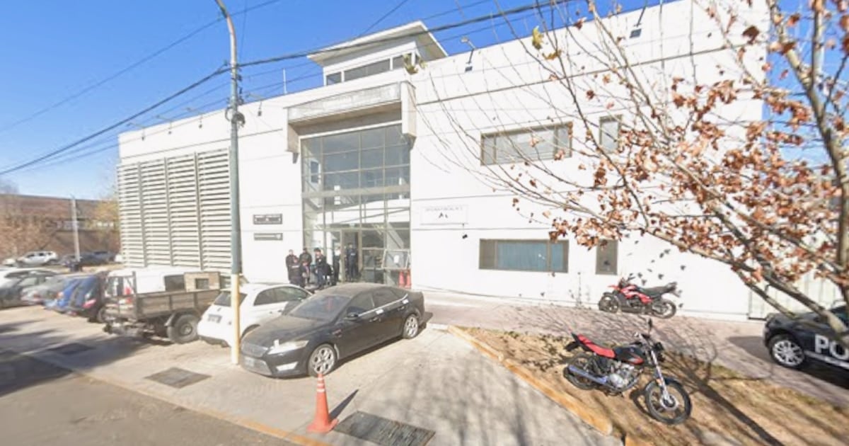 Un policía mendocino quedó preso tras ser acusado de violar a una detenida en la comisaría de Godoy Cruz
