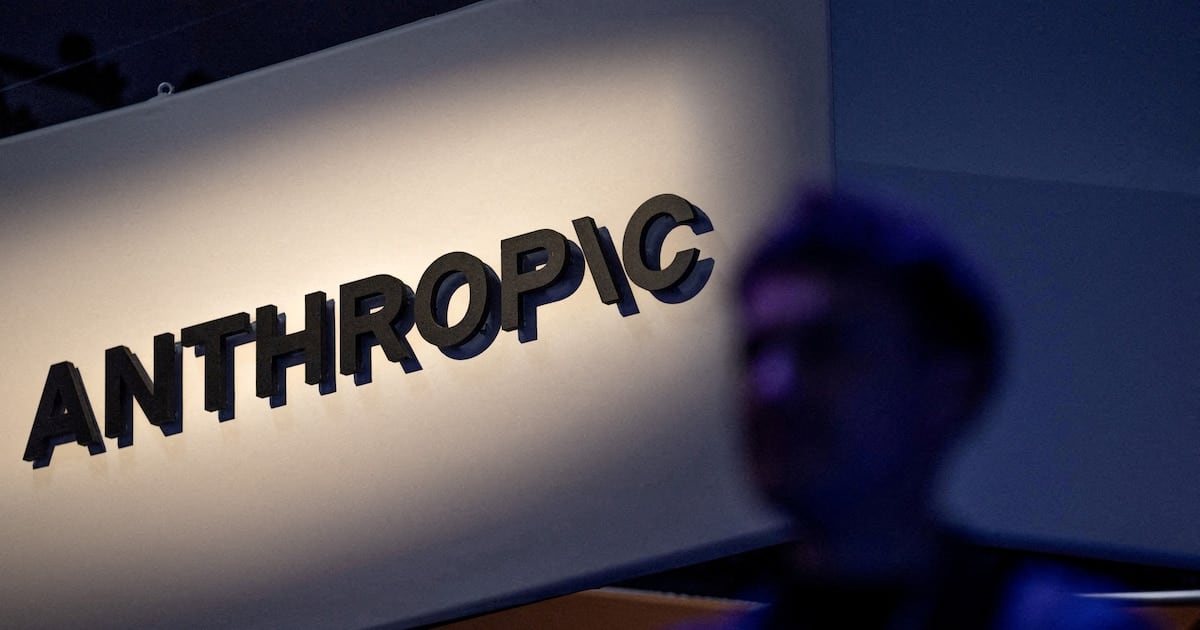 Anthropic abre sus oficinas a un equipo externo de auditores con acceso pleno para revisar sus modelos de inteligencia artificial