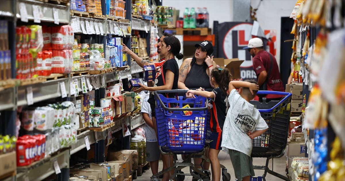La inflación argentina persiste en un rango de 1,6% a 1,8% mensual y los analistas proyectan un piso que recién se tocará a principios de 2027