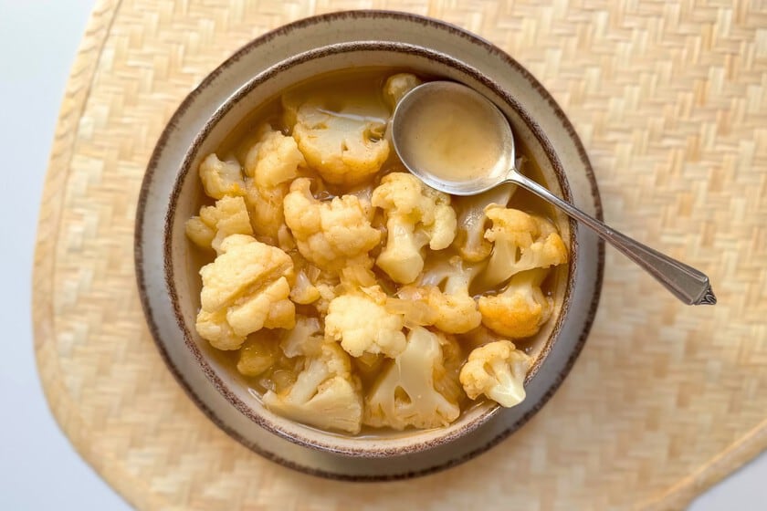Sopa de coliflor en trozos: una opción con cuerpo, fibra y vitamina C para los días fríos