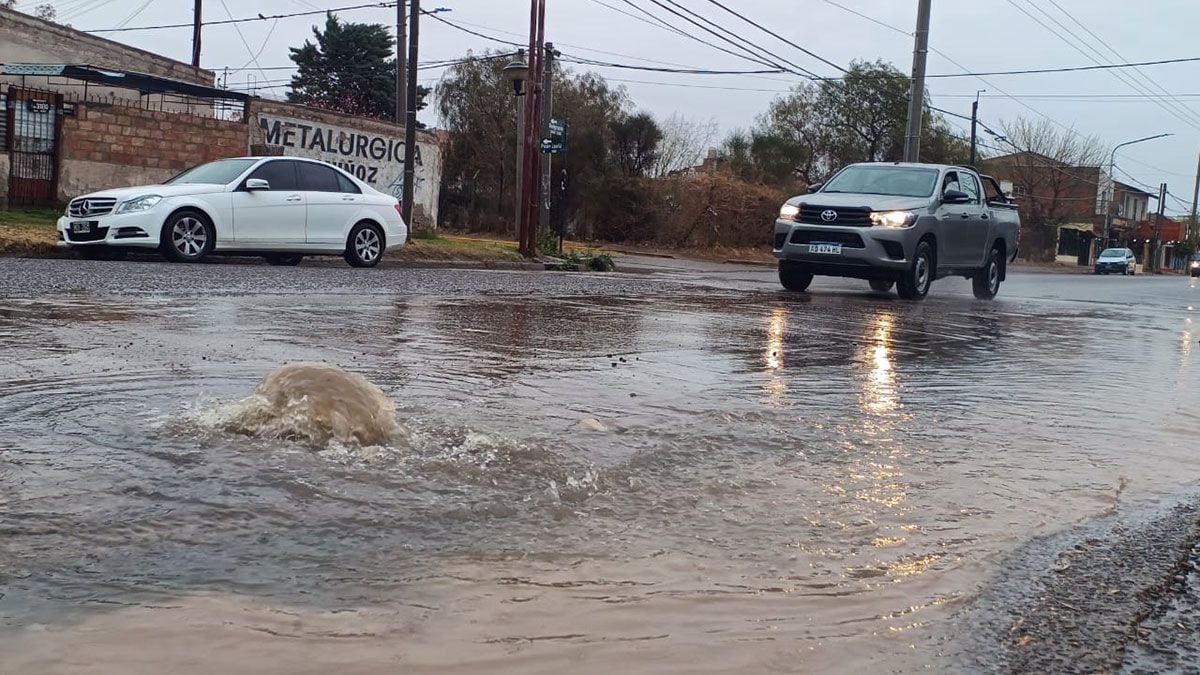 Neuquén bajo agua: la semana que arrancó con paraguas y va camino a terminar con bufanda