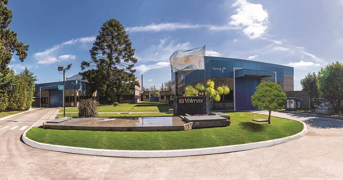 Laboratorio Valmax paraliza su planta en Ituzaingó, despide a 30 operarios y acumula 196 cheques rechazados por 156 millones de pesos