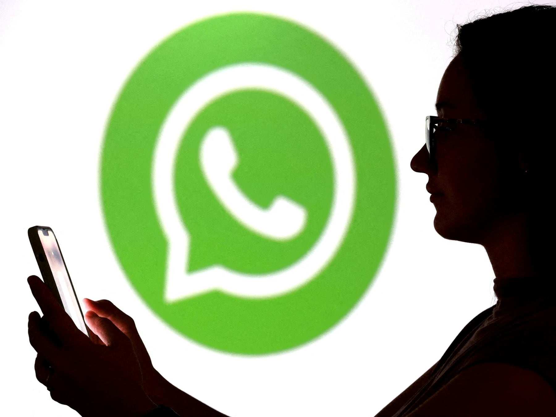 Cómo auditar y desvincular los equipos donde una cuenta de WhatsApp queda abierta