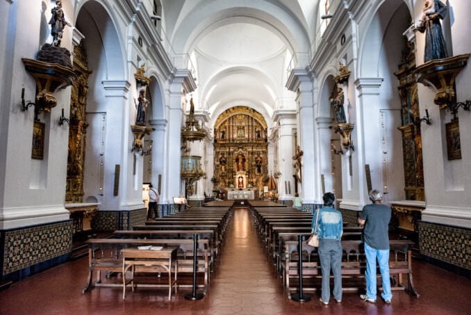 La parroquia de San Agustín en Recoleta recibe la atención de los fieles por la visita papal
