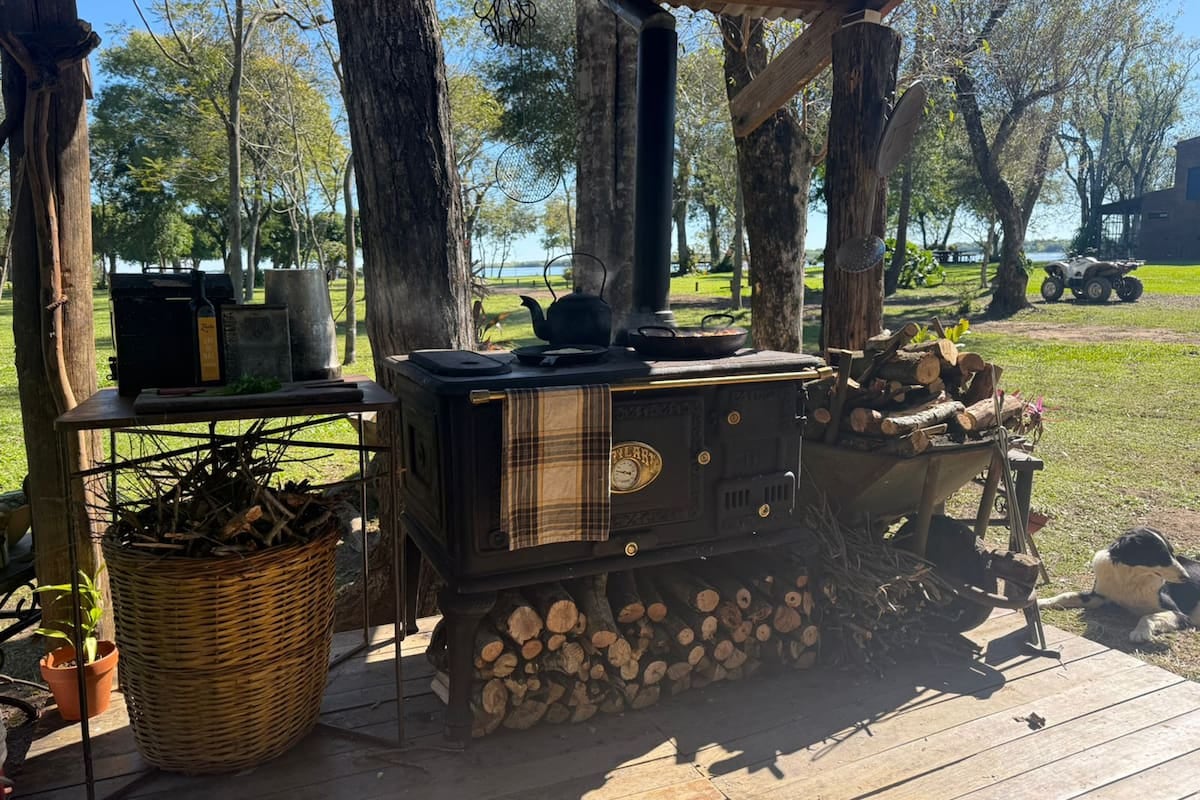 Cocinas a leña que resisten el paso de las generaciones en Tres Arroyos