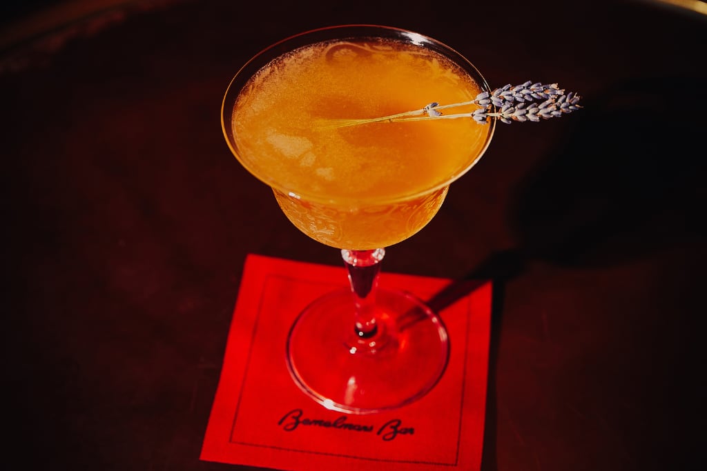 El bar con piano del Claridge recuperó su imagen histórica y volvió a recibir público